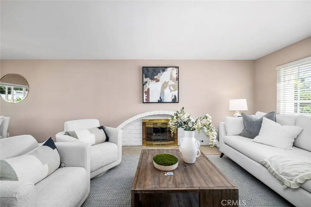 9717 Avenida Monterey Cypress, CA 90630