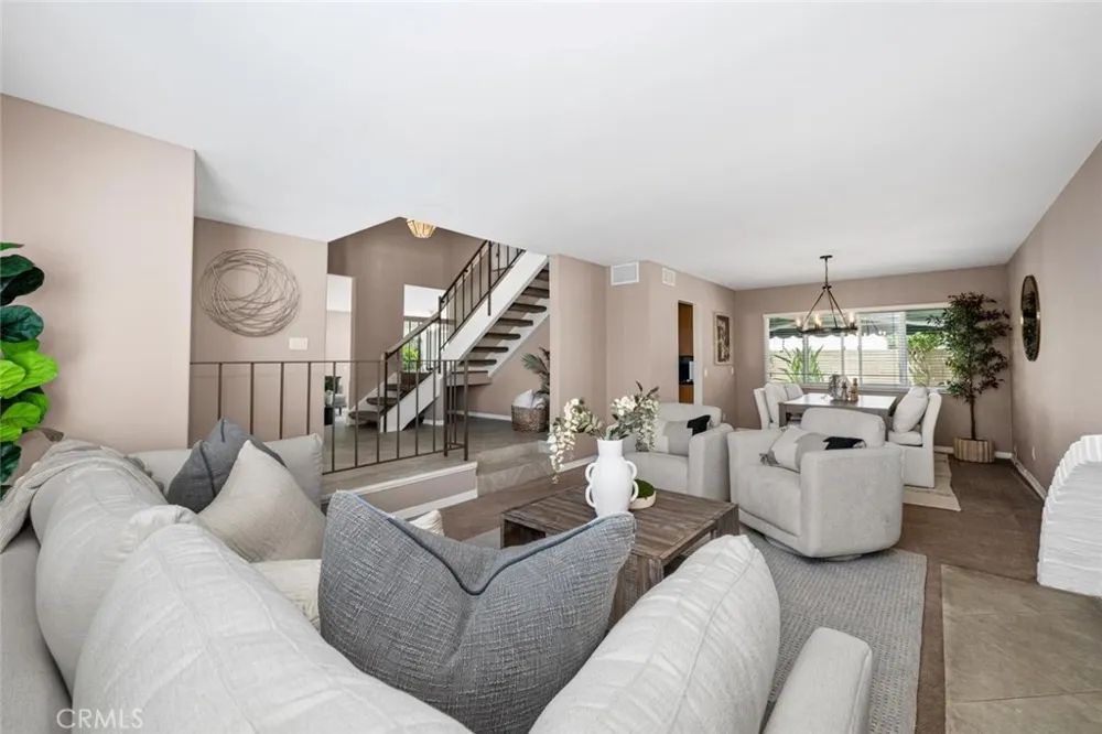 9717 Avenida Monterey Cypress, CA 90630