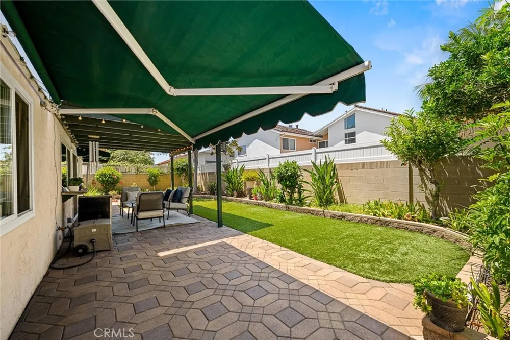 9717 Avenida Monterey Cypress, CA 90630