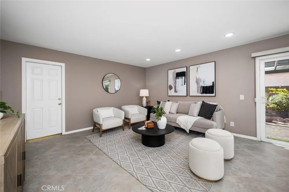 9717 Avenida Monterey Cypress, CA 90630