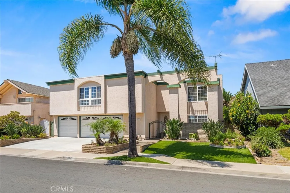 9717 Avenida Monterey Cypress, CA 90630