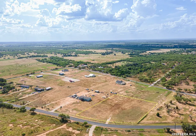 19737 Benton city rd Somerset, TX 78069