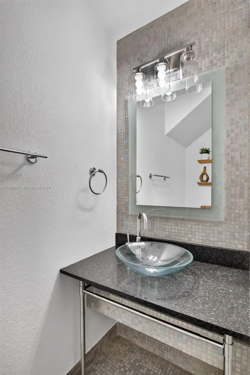 381 NW 94th Ter Plantation, FL 33324