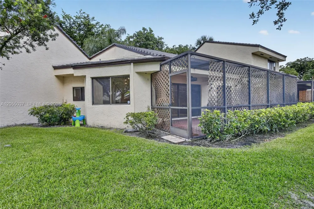 381 NW 94th Ter Plantation, FL 33324