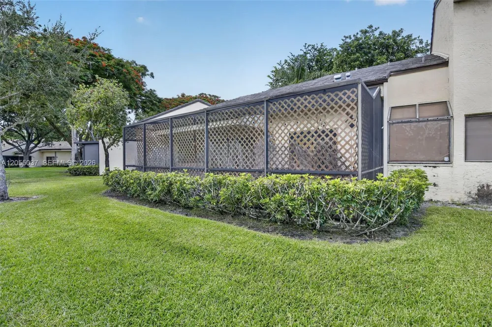 381 NW 94th Ter Plantation, FL 33324