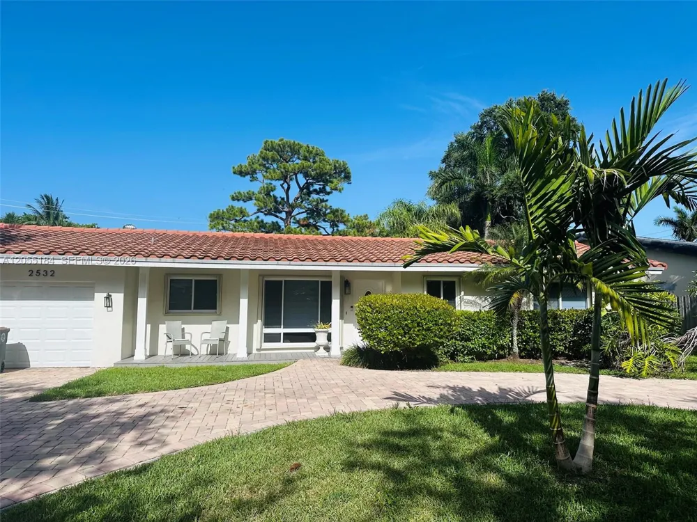 2532 NE 21 st Terrace Lighthouse Point, FL 33064