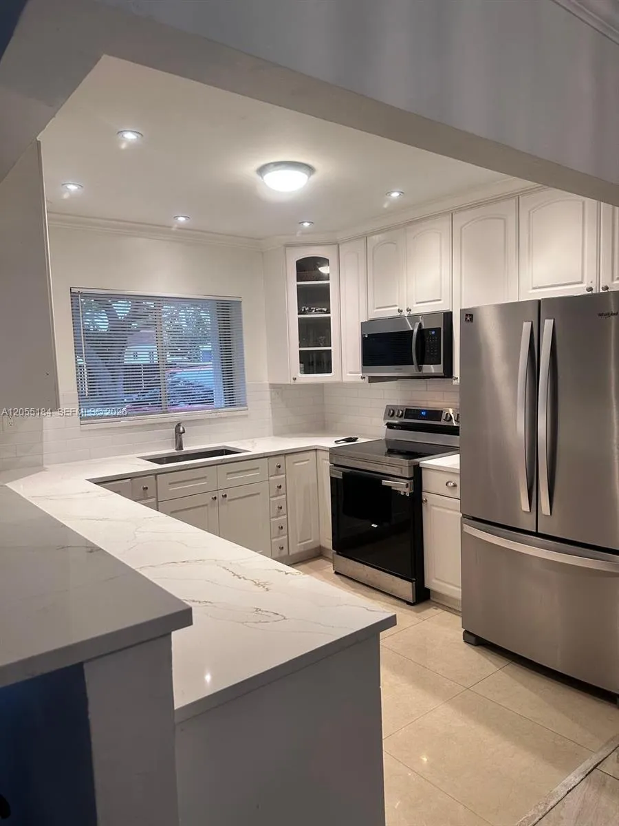 2532 NE 21 st Terrace Lighthouse Point, FL 33064