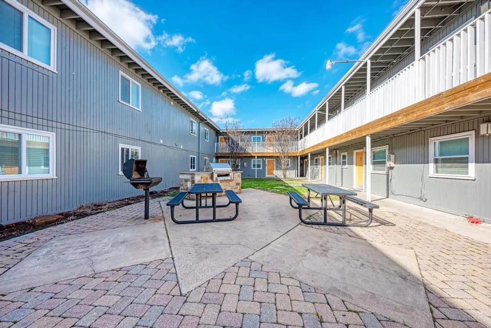 2401 Manor Road #104 Austin, TX 78722