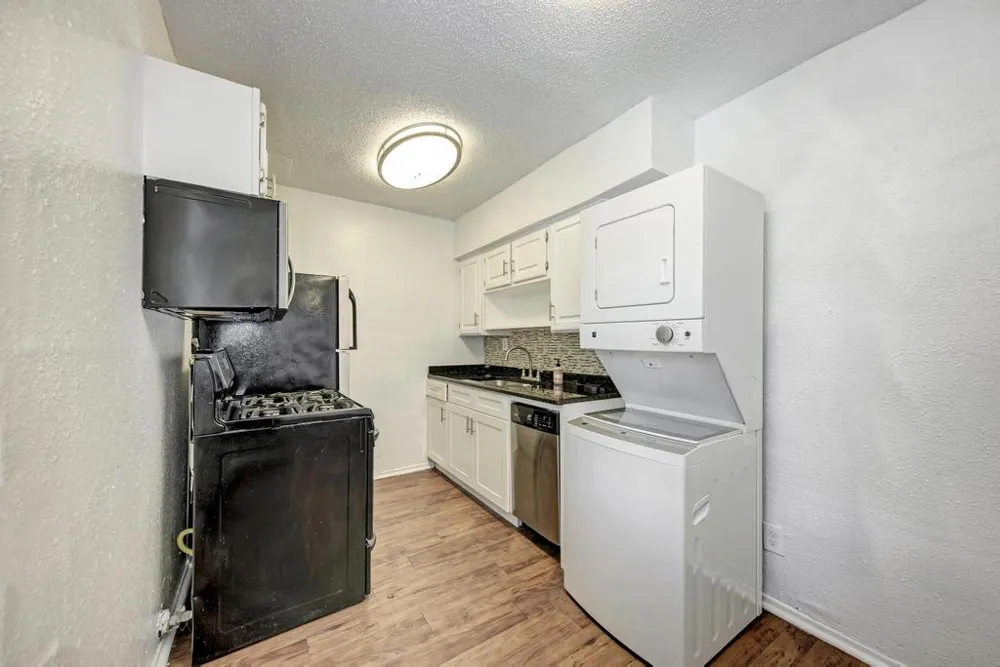 2401 Manor Road #104 Austin, TX 78722