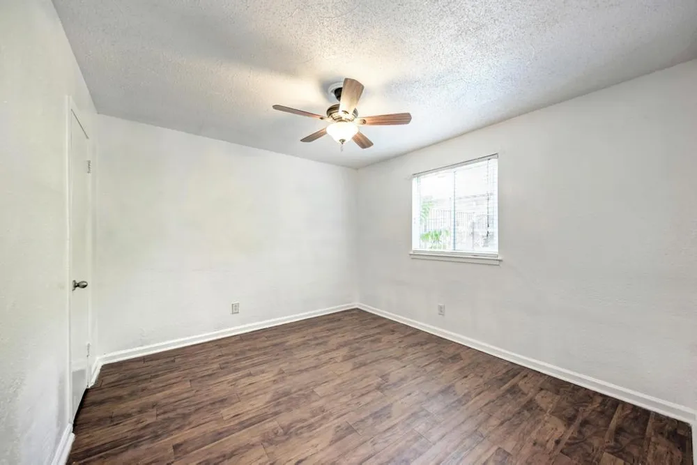 2401 Manor Road #104 Austin, TX 78722