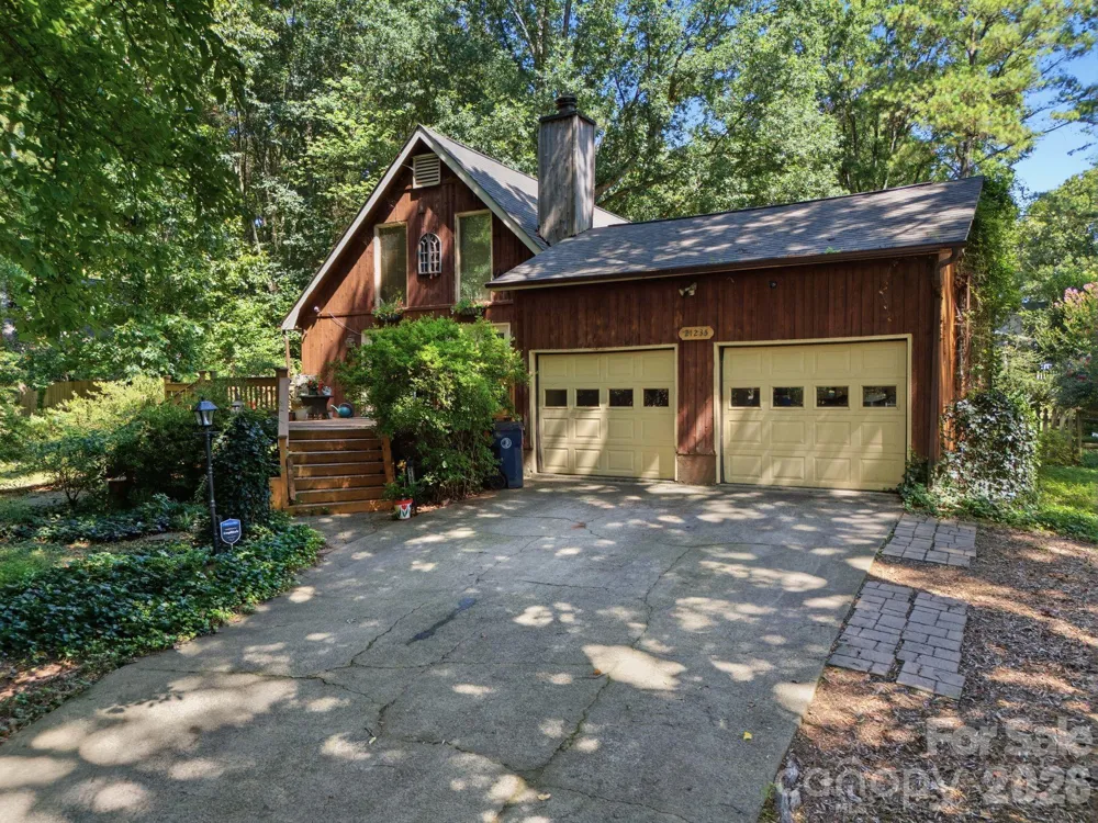 21235 Sandy Cove Road Cornelius, NC 28031