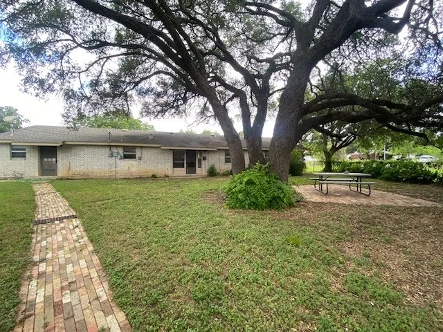 605 E Kerr Street E Burnet, TX 78611