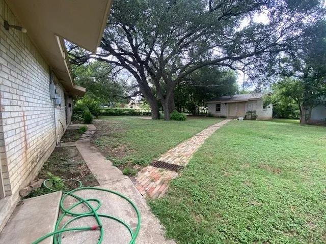 605 E Kerr Street E Burnet, TX 78611