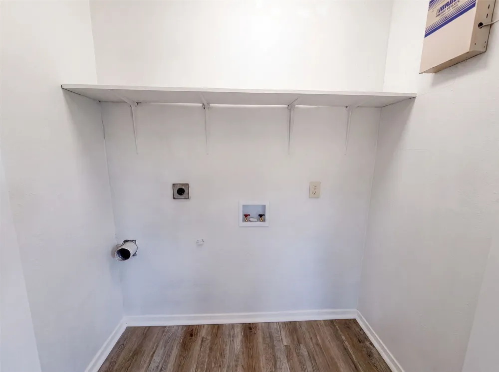 260 Rolling Hills Place Lancaster, TX 75146