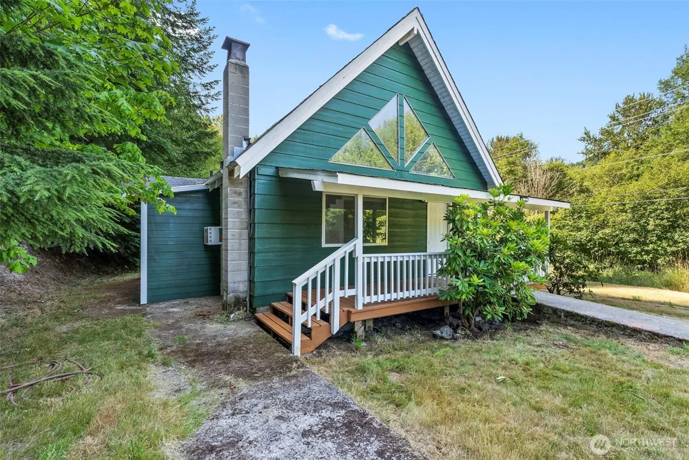 995 Davis Lake Road Morton, WA 98356