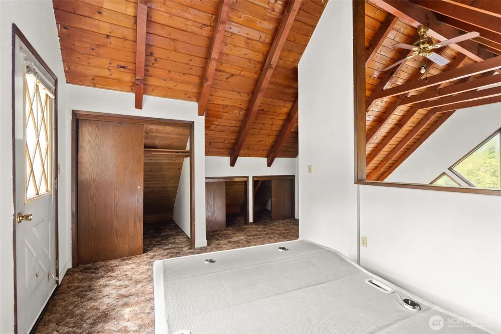 995 Davis Lake Road Morton, WA 98356