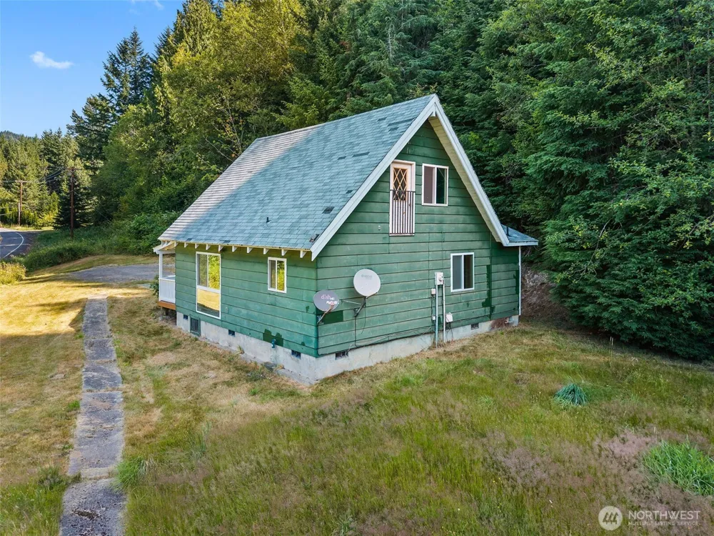 995 Davis Lake Road Morton, WA 98356