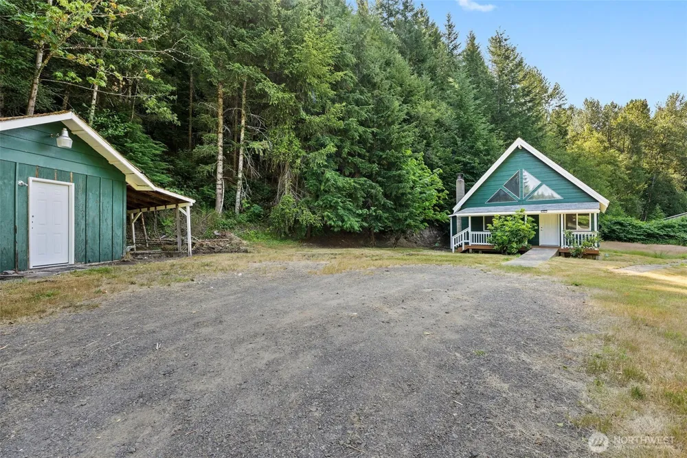 995 Davis Lake Road Morton, WA 98356