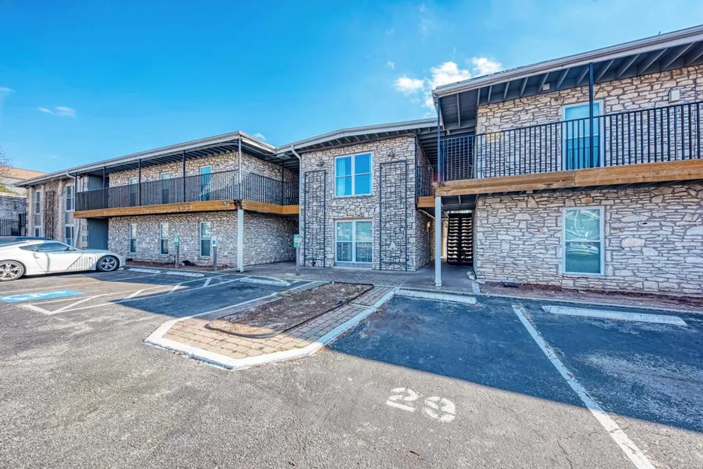 2401 Manor Road #133 Austin, TX 78722