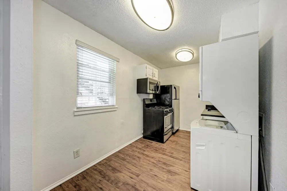 2401 Manor Road #133 Austin, TX 78722