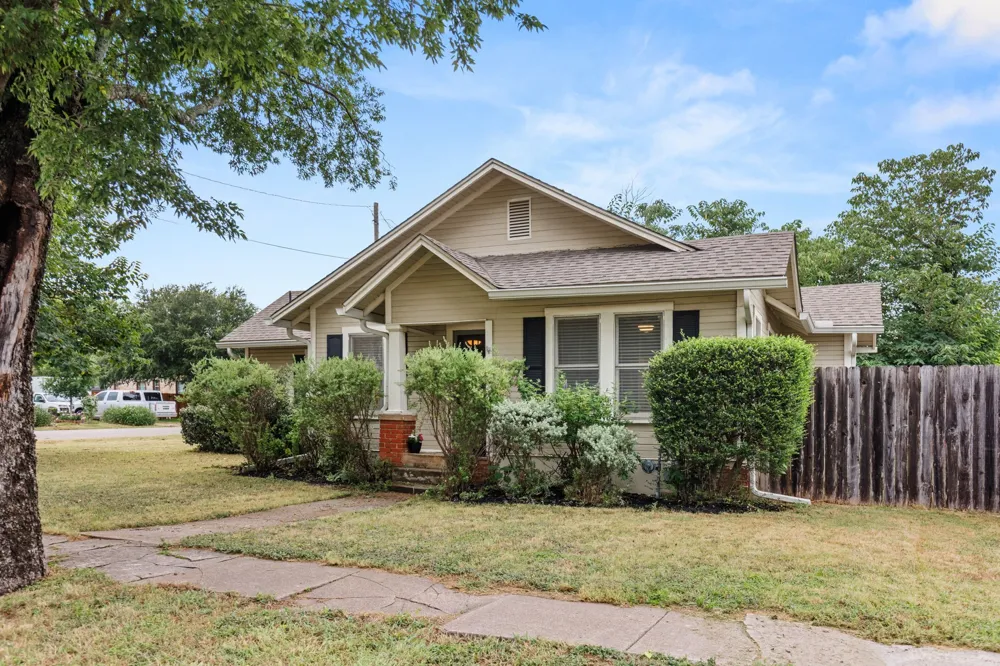 515 W 6th Street McGregor, TX 76657