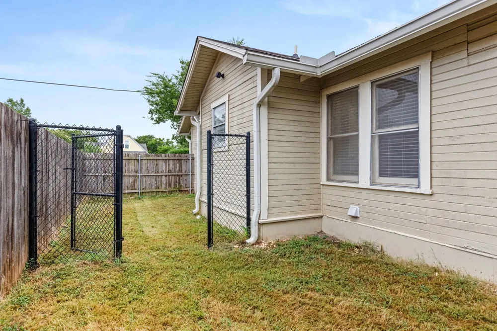 515 W 6th Street McGregor, TX 76657