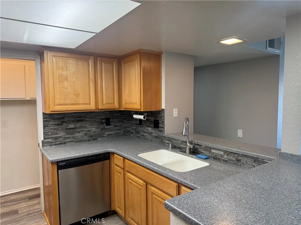 242 E Fern #205 Redlands, CA 92373