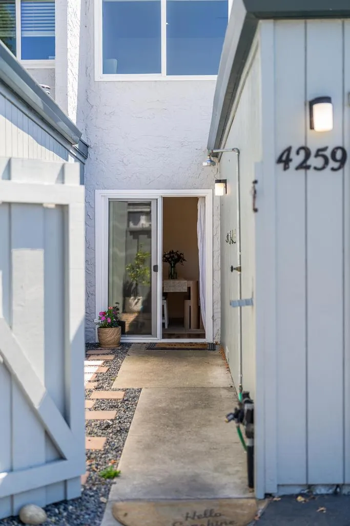 4259 Sea Pines Court Capitola, CA 95010