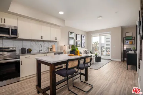 201 La Brea Avenue #419
