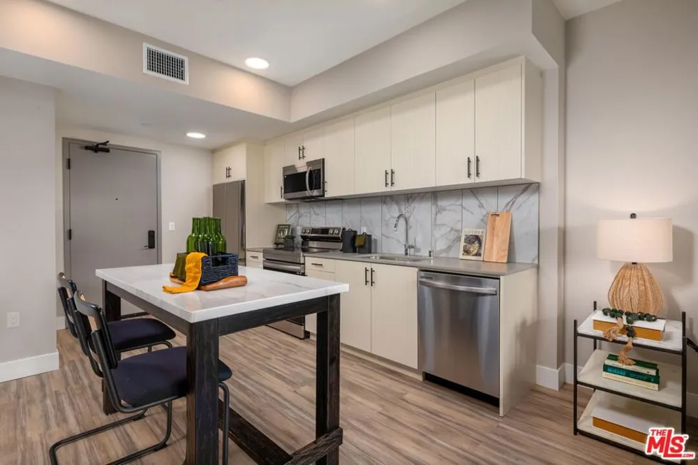 201 La Brea Avenue #419 Inglewood, CA 90301