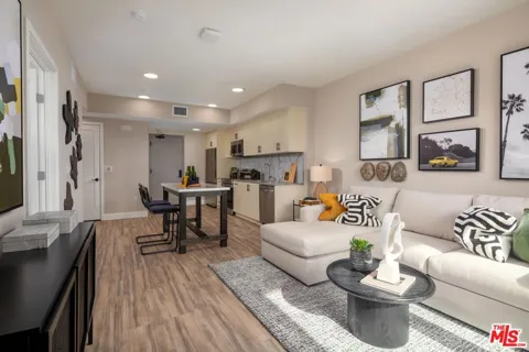 201 La Brea Avenue #321