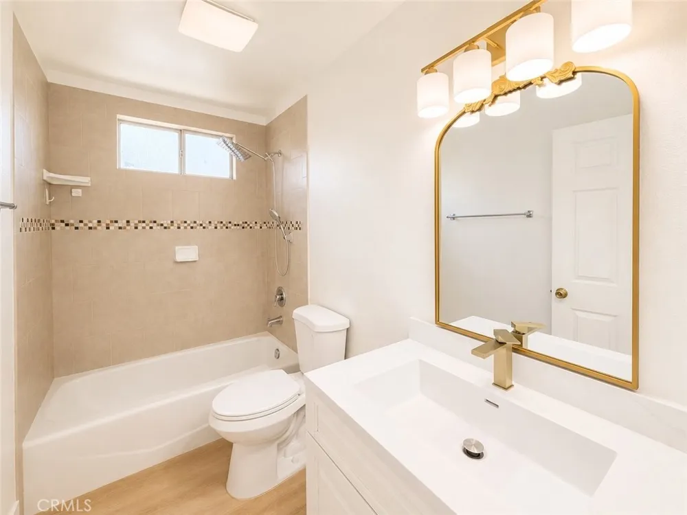 548 Reservoir Pomona, CA 91767
