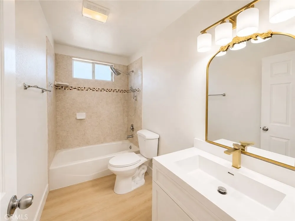 548 Reservoir Pomona, CA 91767