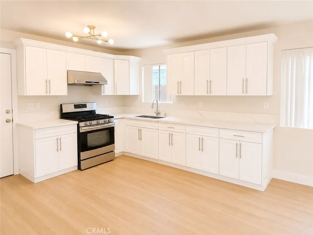 548 Reservoir Pomona, CA 91767