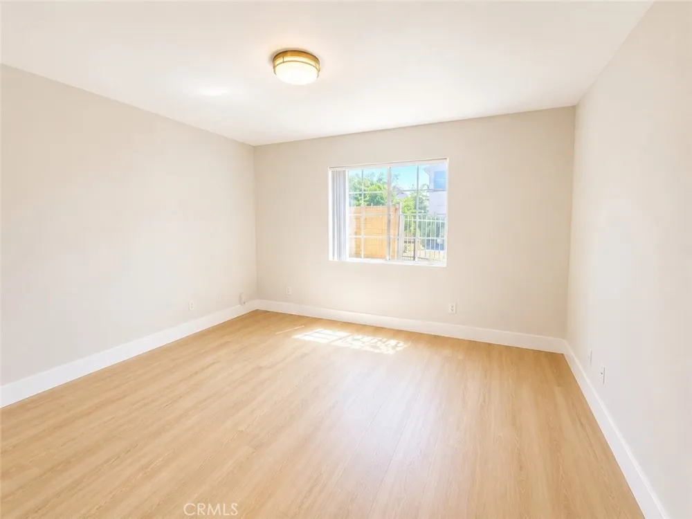 548 Reservoir Pomona, CA 91767