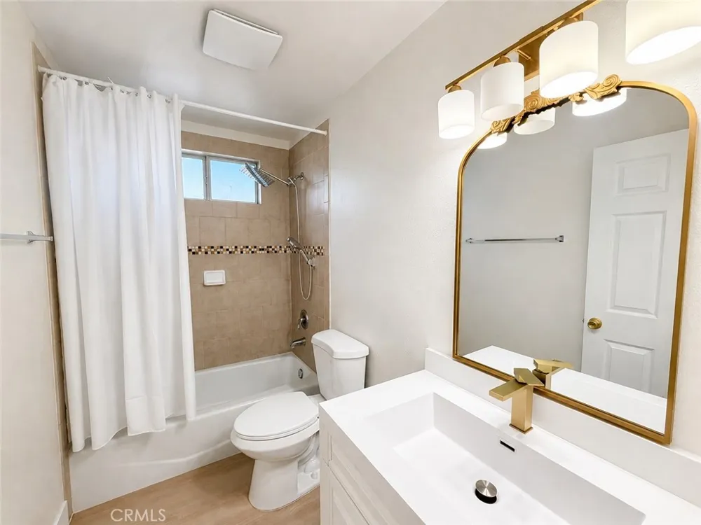 548 Reservoir Pomona, CA 91767