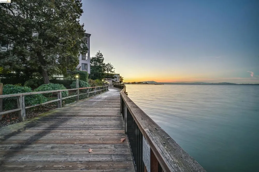 8 Captain Drive #E356 Emeryville, CA 94608