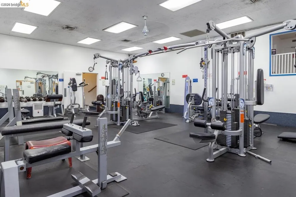 8 Captain Drive #E356 Emeryville, CA 94608