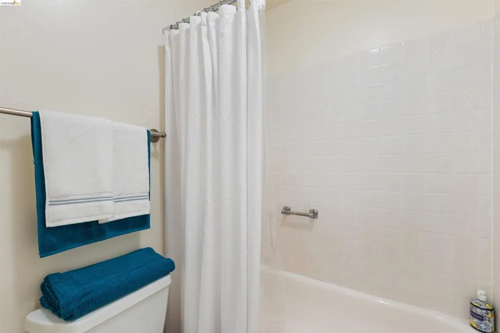 8 Captain Drive #E356 Emeryville, CA 94608