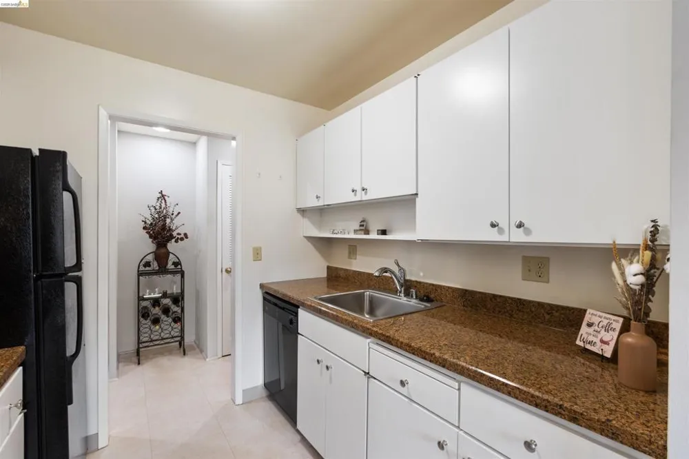 8 Captain Drive #E356 Emeryville, CA 94608