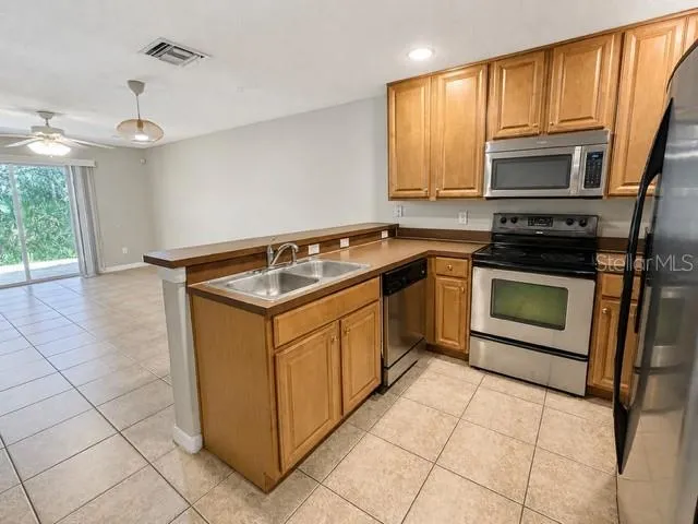 4559 LACEBARK TRAIL Oviedo, FL 32765