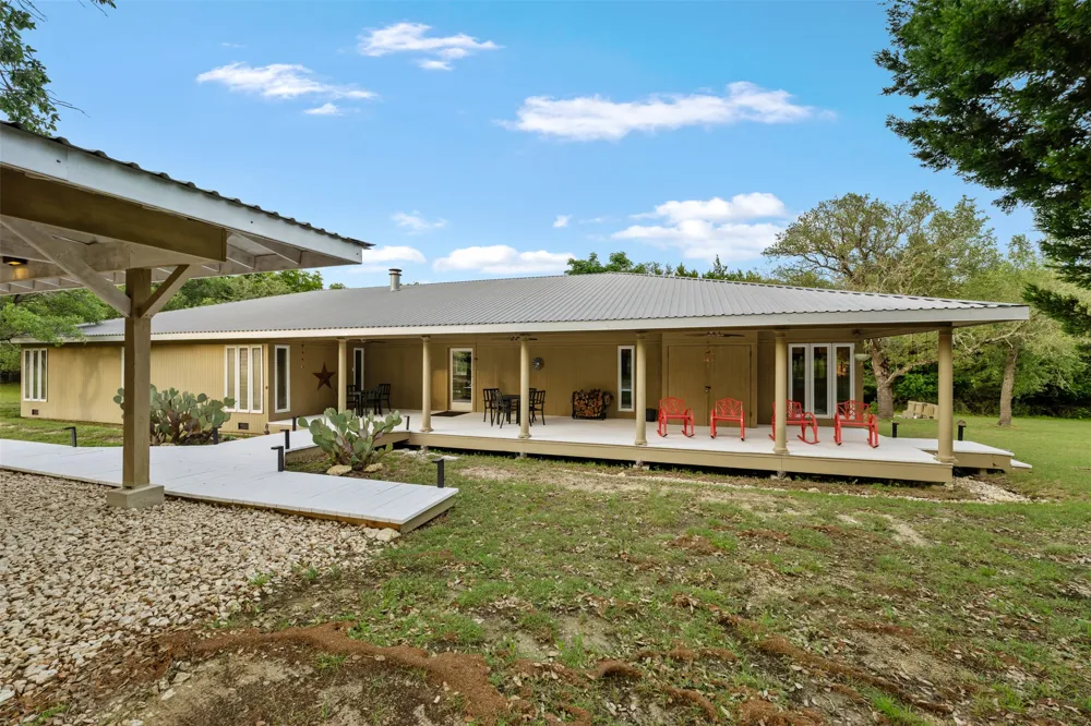 212 County Road 229 Road Briggs, TX 78608