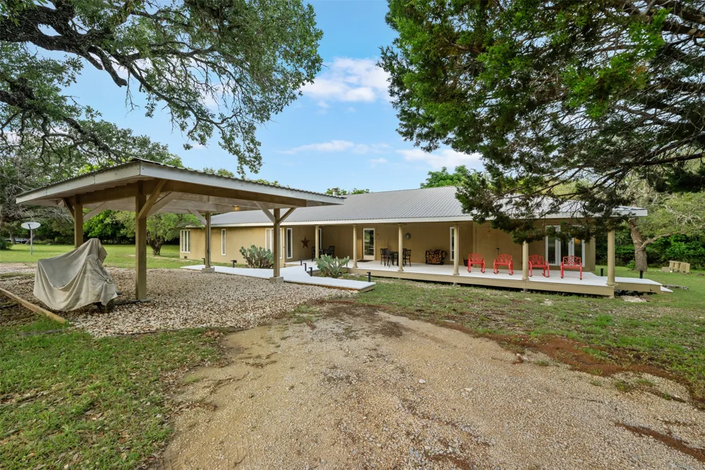 212 County Road 229 Road Briggs, TX 78608