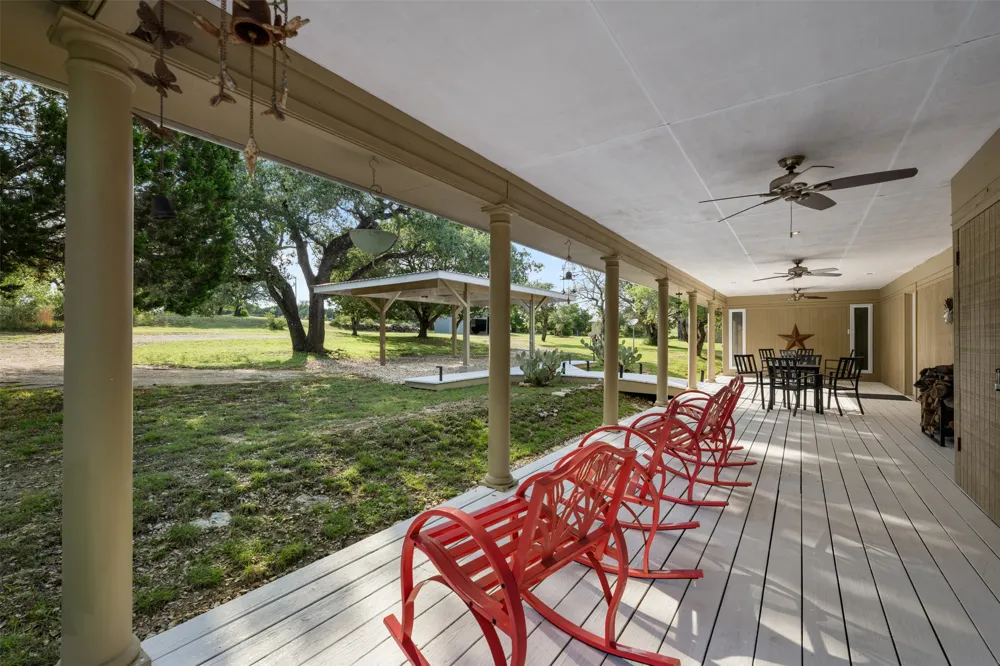 212 County Road 229 Road Briggs, TX 78608
