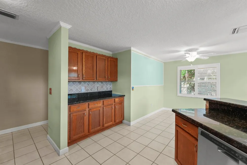 9746 SE Landing Place Tequesta, FL 33469