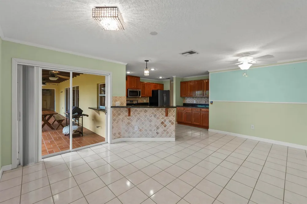 9746 SE Landing Place Tequesta, FL 33469