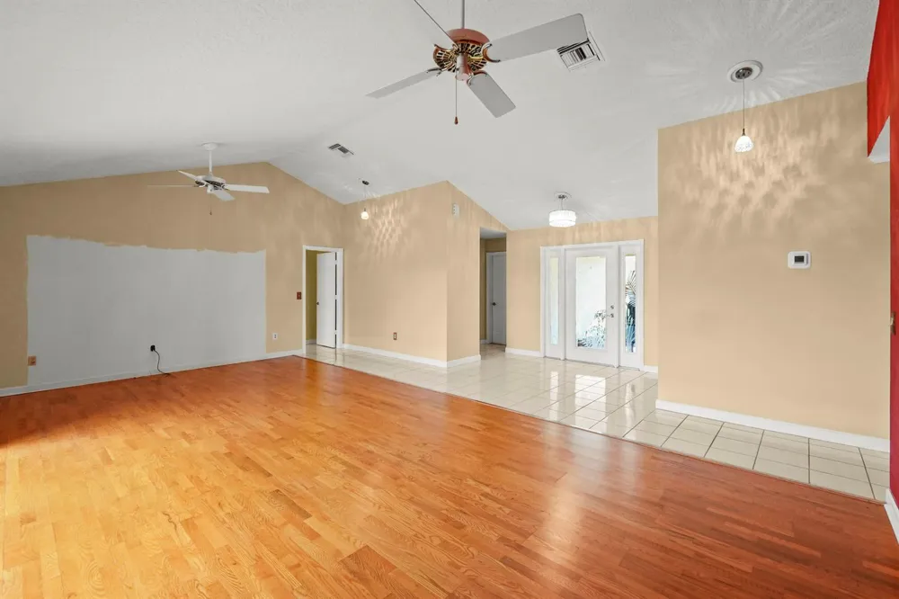 9746 SE Landing Place Tequesta, FL 33469