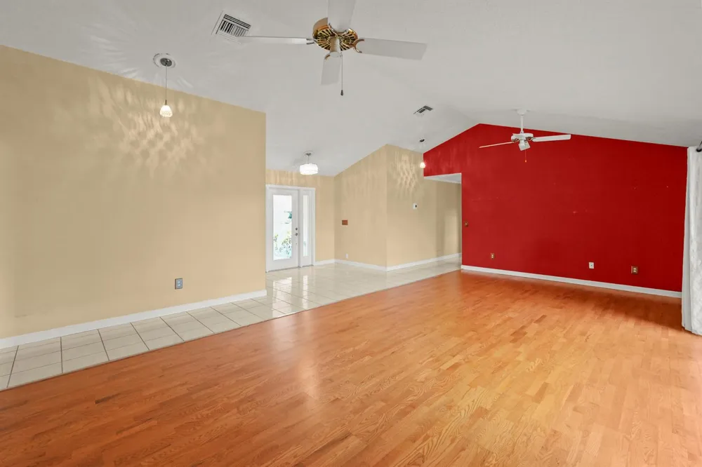 9746 SE Landing Place Tequesta, FL 33469