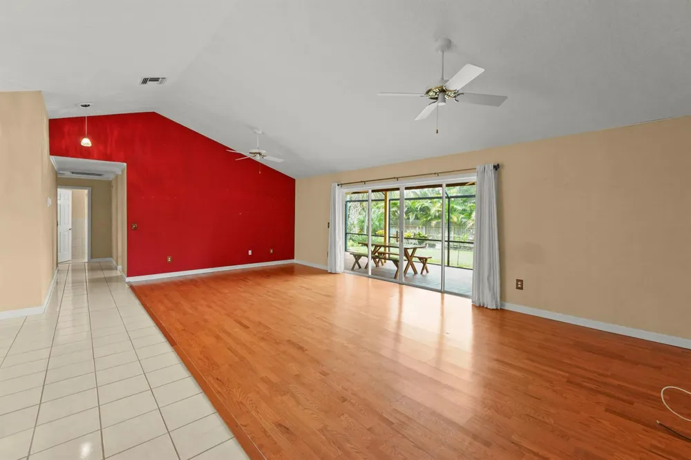 9746 SE Landing Place Tequesta, FL 33469