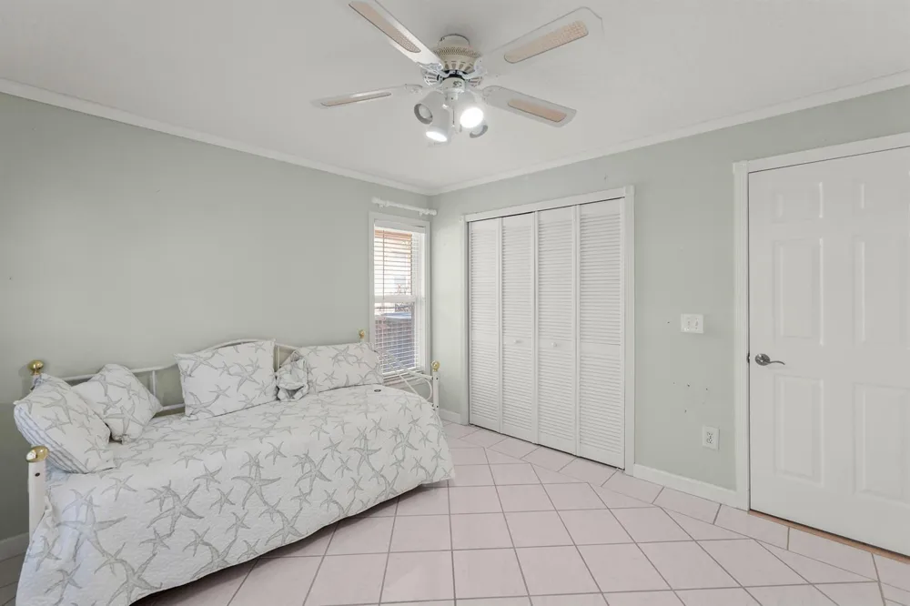 9746 SE Landing Place Tequesta, FL 33469